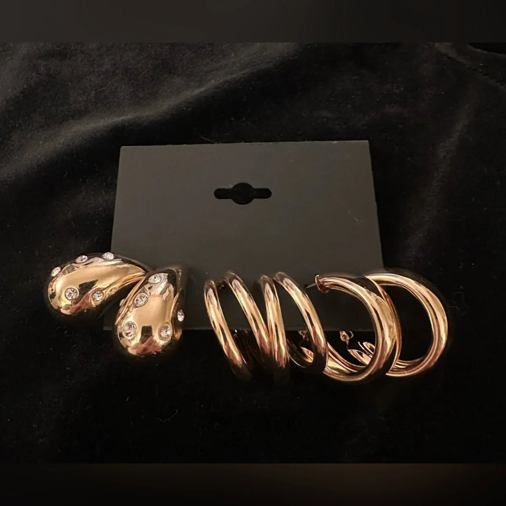 NWT three pairs of gold tone pierced earrings